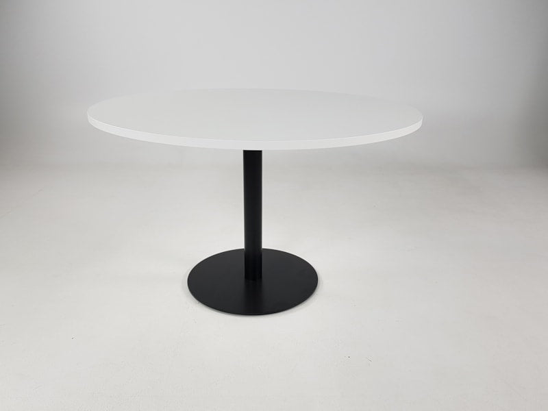Ronde vergadertafel Raider